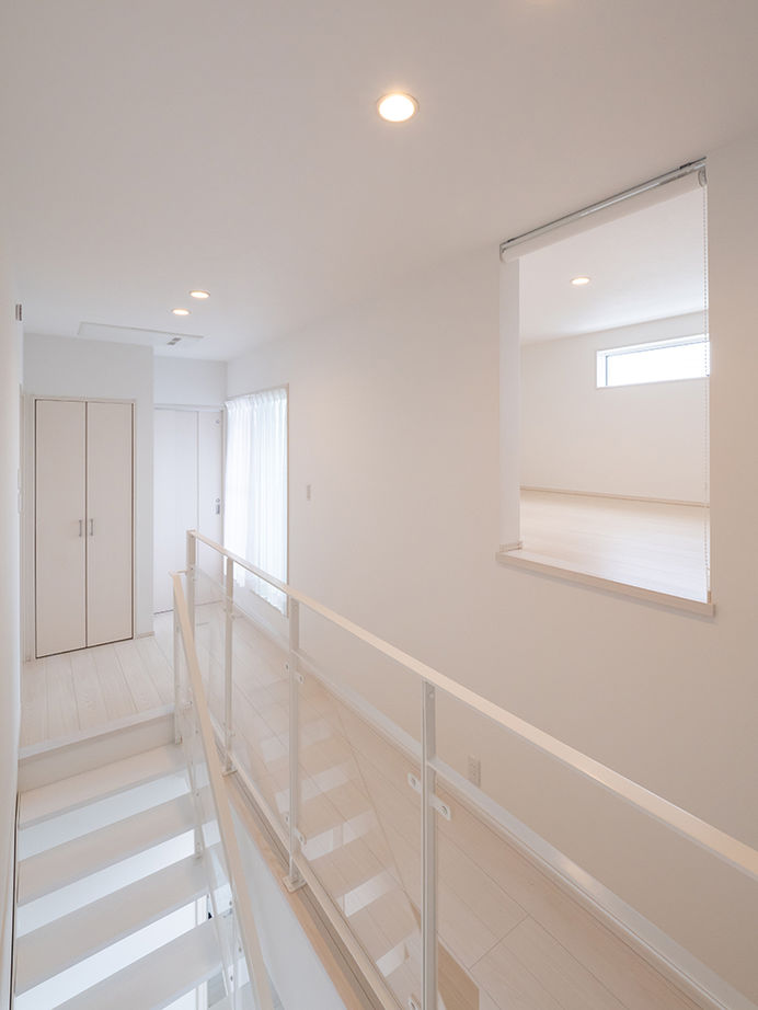 アサヒグローバルホーム 【1000万円台/間取り/30坪台/吹抜リビング】巧みな空間使いが光る擁壁を活かしたカーポートデッキがある家の建築実例画像15