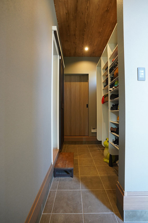 アサヒグローバルホーム 【1000万円台/間取り/30坪台/回遊導線】土間リビングと庭がつながる平屋のように暮らせるアウトドア2階建ての建築実例画像10