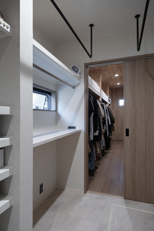 アサヒグローバルホーム 【1000万円台/間取り/30坪台/回遊導線】土間リビングと庭がつながる平屋のように暮らせるアウトドア2階建ての建築実例画像11