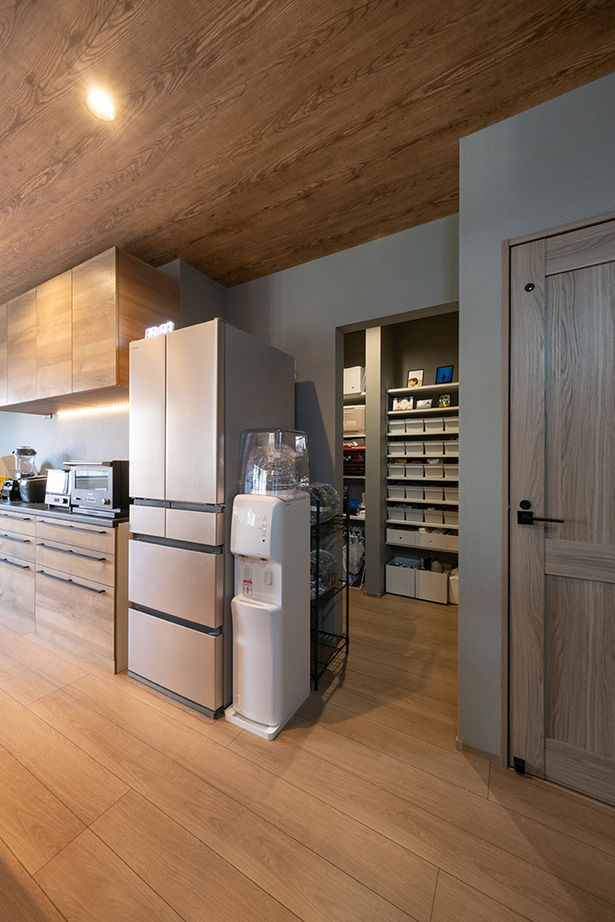 アサヒグローバルホーム 【1000万円台/間取り/30坪台/回遊導線】土間リビングと庭がつながる平屋のように暮らせるアウトドア2階建ての建築実例画像12