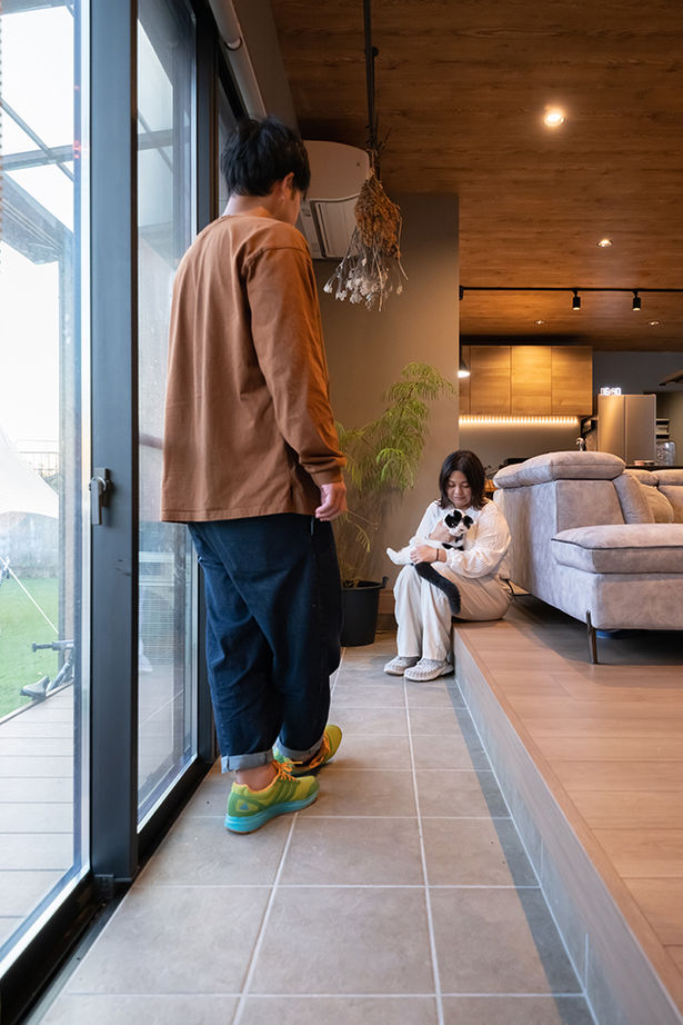 アサヒグローバルホーム 【1000万円台/間取り/30坪台/回遊導線】土間リビングと庭がつながる平屋のように暮らせるアウトドア2階建ての建築実例画像15