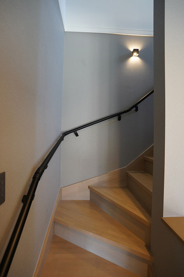 アサヒグローバルホーム 【1000万円台/間取り/30坪台/回遊導線】土間リビングと庭がつながる平屋のように暮らせるアウトドア2階建ての建築実例画像17