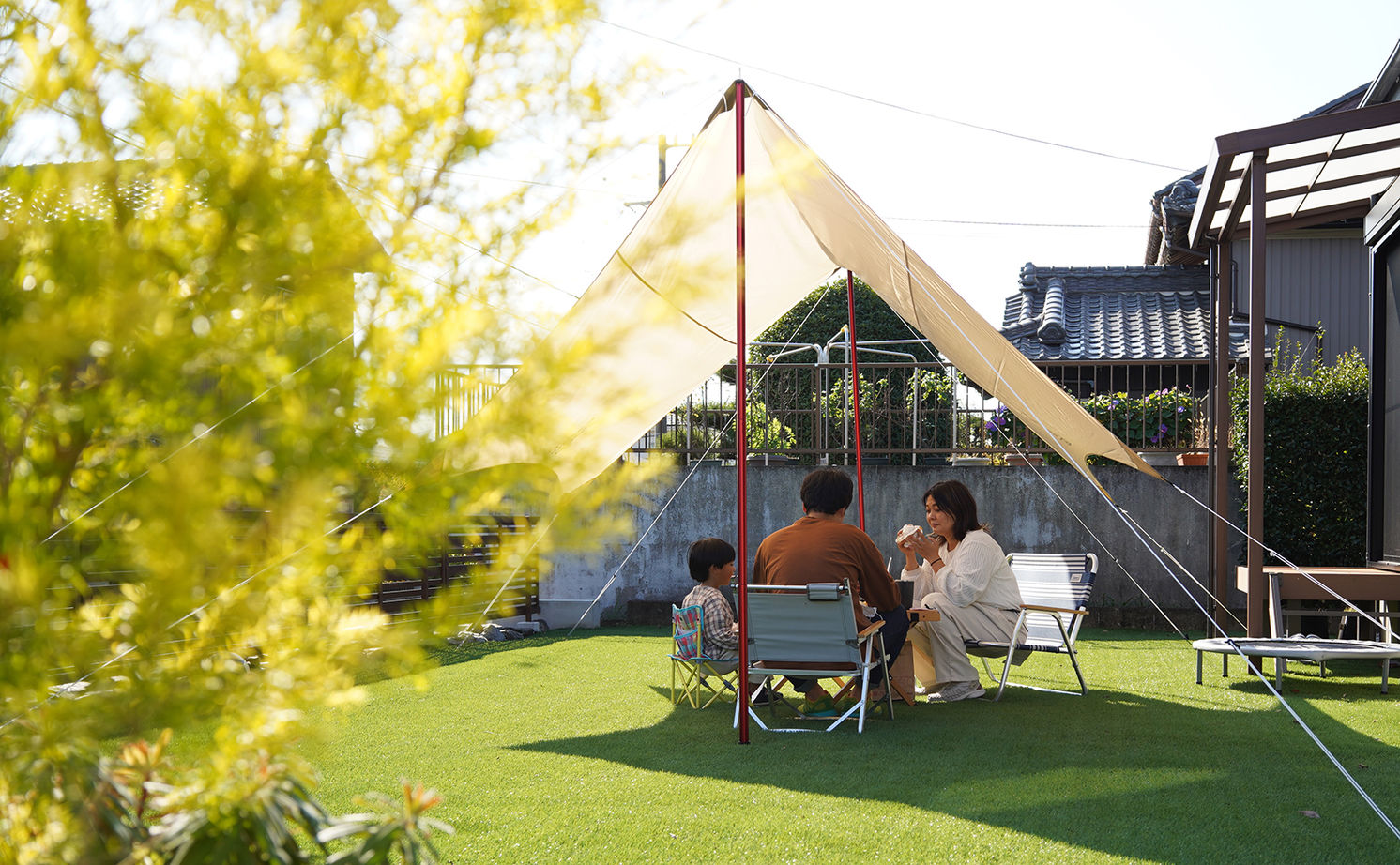 アサヒグローバルホーム 【1000万円台/間取り/30坪台/回遊導線】土間リビングと庭がつながる平屋のように暮らせるアウトドア2階建ての建築実例画像20