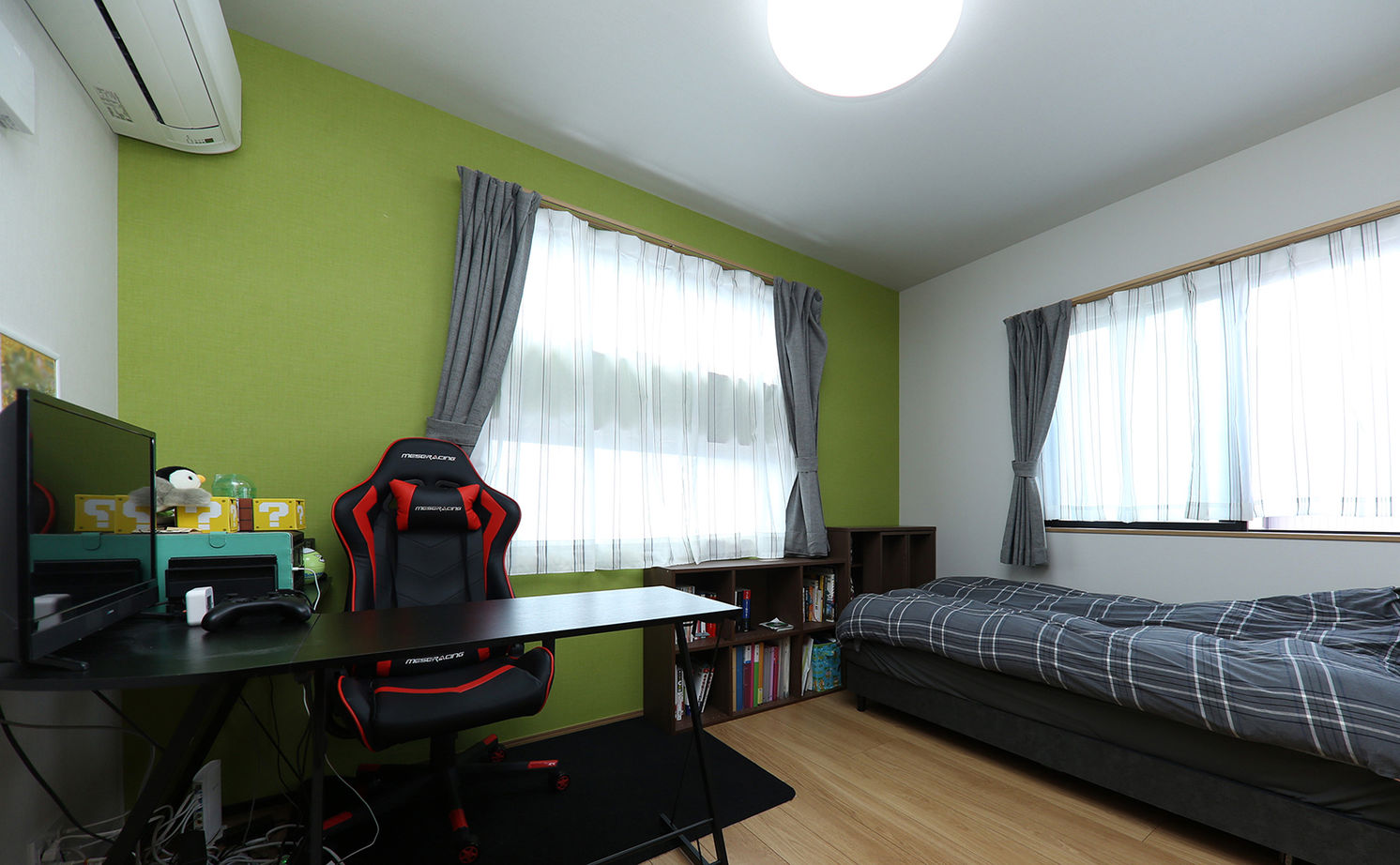 アサヒグローバルホーム 【2000万円台/間取り/30坪台/二世帯住宅】リビングから繋がる中庭。陽光差し込むタイル外壁のコの字型の家の建築実例画像17