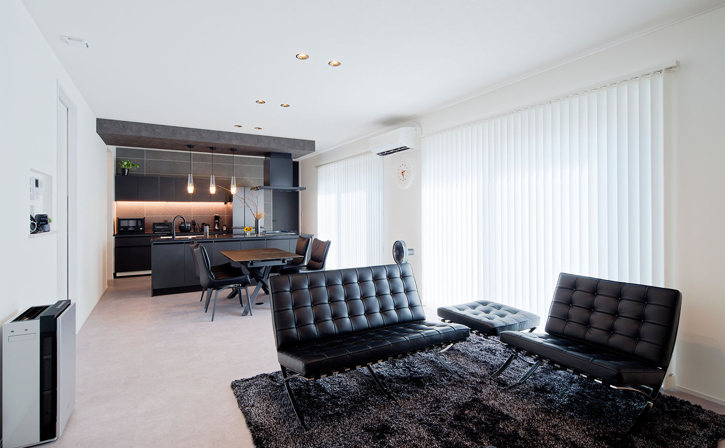 アサヒグローバルホーム 【2000万円台/間取り/家事導線】夫婦二人と愛犬でのんびり暮らす。ガルバリウム外観×モダンリビングの平屋の建築実例画像2