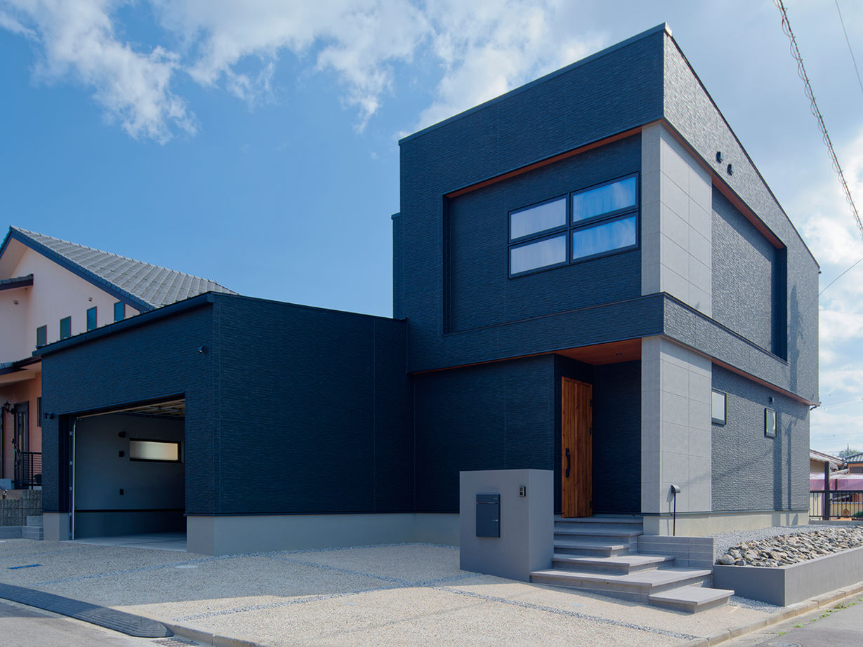 アサヒグローバルホーム 【2000万円台/40坪台/ビルトインガレージ】個性的な外観が自慢！愛車を大切に守れるガレージハウスの建築実例画像1