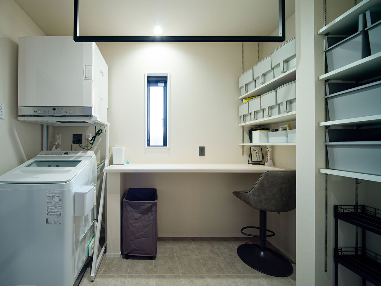 アサヒグローバルホーム 【2000万円台/40坪台/ビルトインガレージ】個性的な外観が自慢！愛車を大切に守れるガレージハウスの建築実例画像8