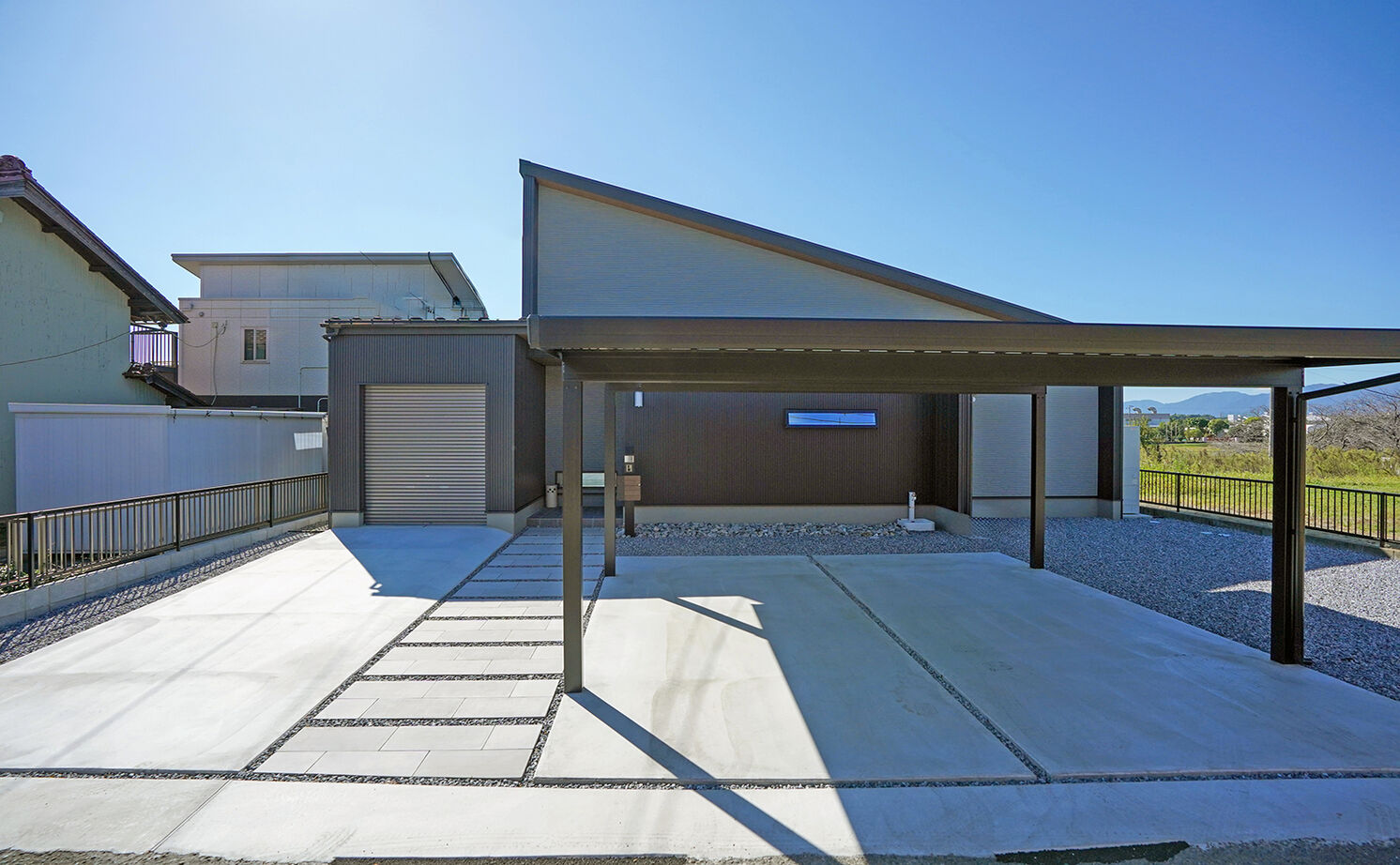 アサヒグローバルホーム 【2000万円台/30坪台/平屋/ガレージ】和モダンなガレージ付き平屋の建築実例画像1