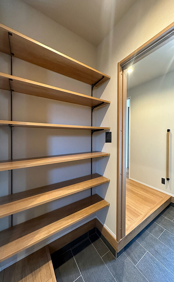 アサヒグローバルホーム 【間取り/40坪台/コの字型/吹き抜け】完全プライベートな中庭のある家の建築実例画像5