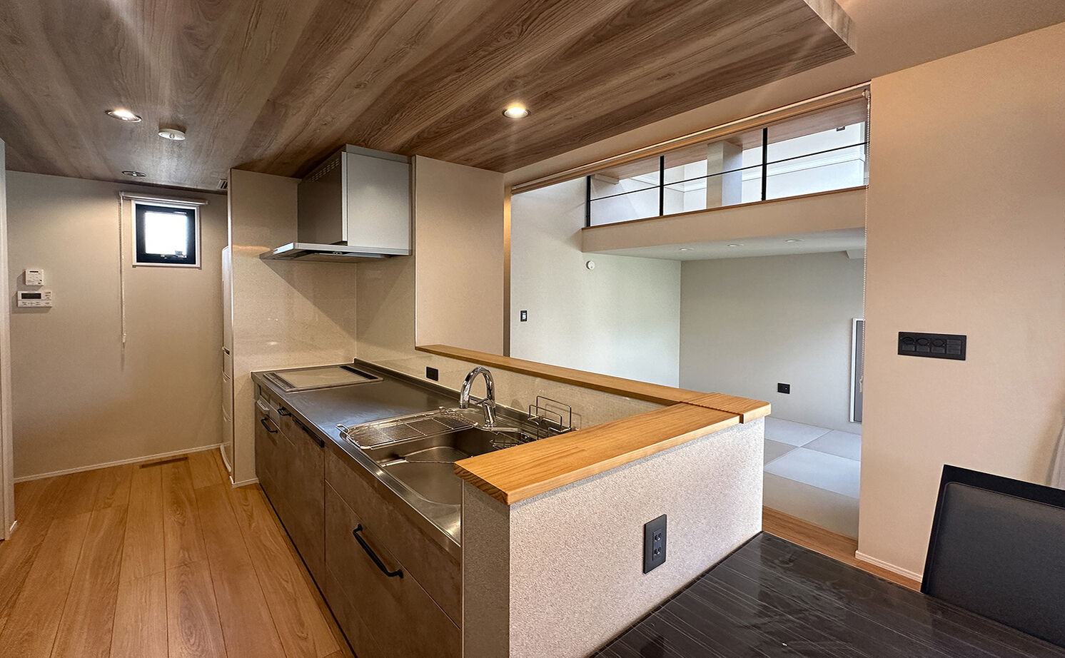 アサヒグローバルホーム 【間取り/40坪台/コの字型/吹き抜け】完全プライベートな中庭のある家の建築実例画像7