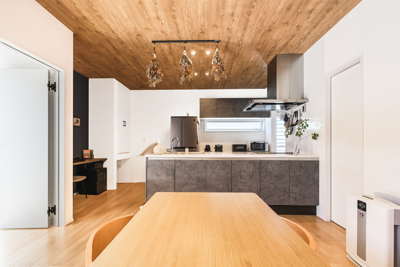 アサヒグローバルホーム 【四日市市/2000万円台/間取り/30坪台】コの字型配置で叶える、光と緑に包まれた中庭のある平屋の暮らしの建築実例画像5