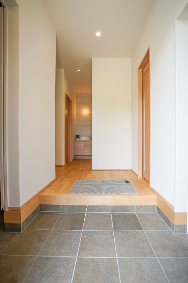 アサヒグローバルホーム 【2000万円台/間取り/40坪台/平屋】家事も育児もスムーズな塗り壁×ビルトインガレージがある和モダンの家の建築実例画像3