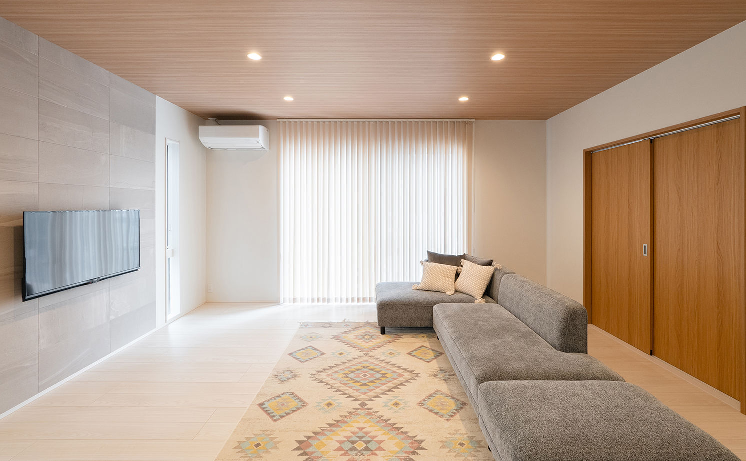 アサヒグローバルホーム 【1000万円台/間取り/40坪台/土間収納】白と木が心地いいシンプルモダン。収納充実＆大空間リビングの家の建築実例画像9