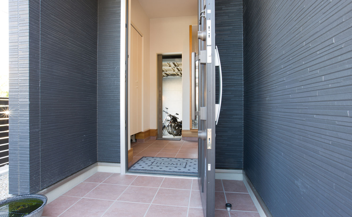 アサヒグローバルホーム 【1000万円台/間取り/約42坪/インナーガレージ】土地探しも一緒に。プランの変更も見越した予算提案に信頼の建築実例画像6