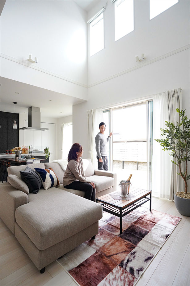 アサヒグローバルホーム 【1000万円台/間取り/ビルトインガレージ/土間】生活感を抑えて暮らせる、ホテルライクなガレージハウスの建築実例画像2