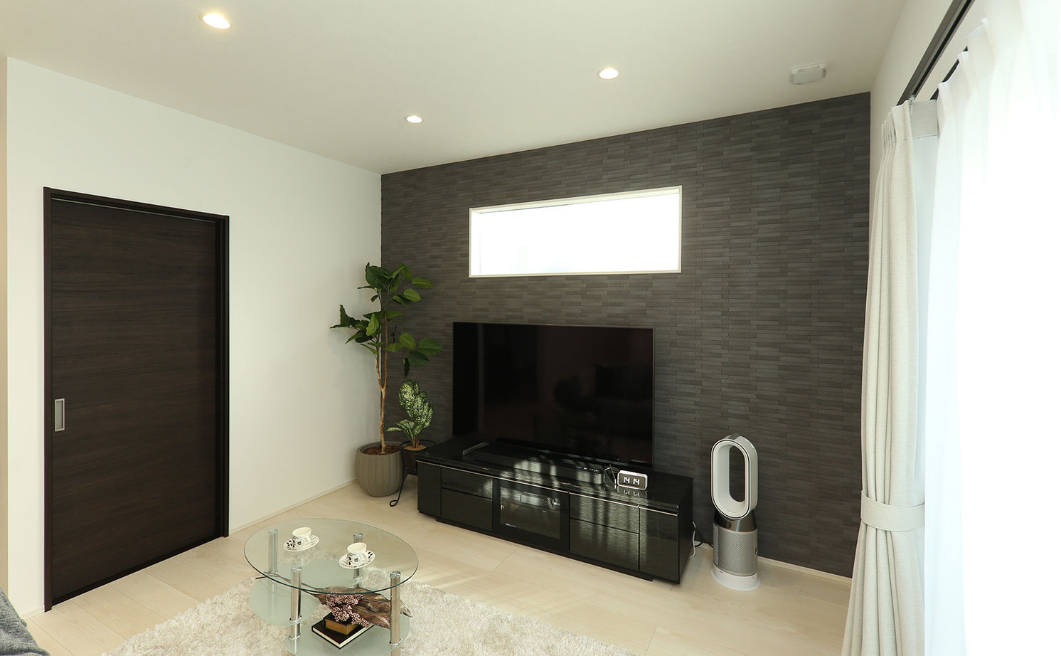 アサヒグローバルホーム 【1000万円台/間取り/30坪台/吹抜け玄関】回遊動線で家事ラク！サンルーム＆ランドリールームがある家の建築実例画像8