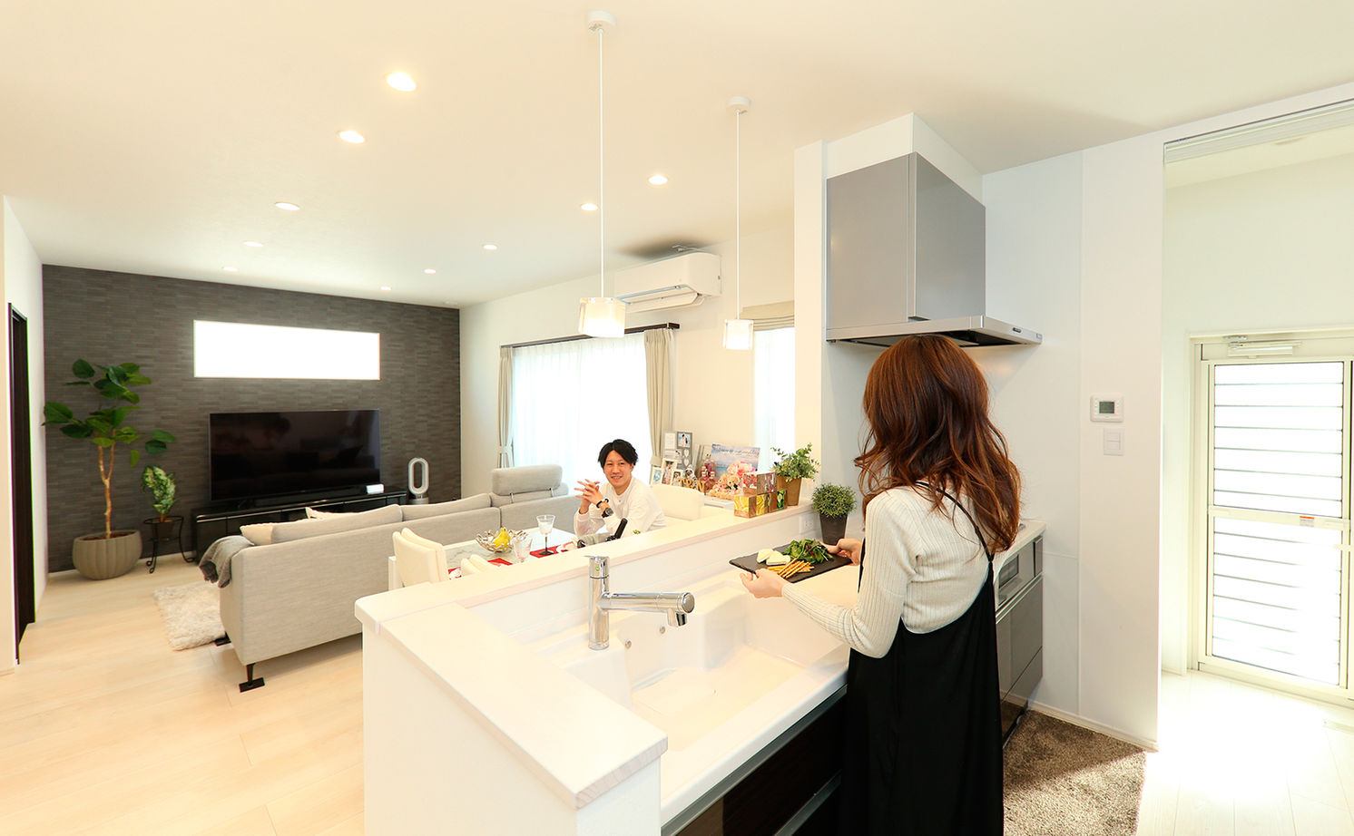 アサヒグローバルホーム 【1000万円台/間取り/30坪台/吹抜け玄関】回遊動線で家事ラク！サンルーム＆ランドリールームがある家の建築実例画像10