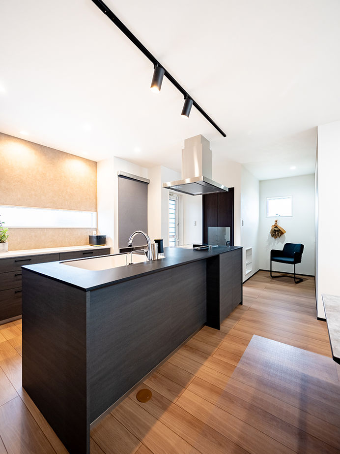 アサヒグローバルホーム 【2000万円台/間取り/40坪台/吹抜け玄関】総タイル張り外観×大空間リビング。「グレードUPしてもお手頃！」の建築実例画像9