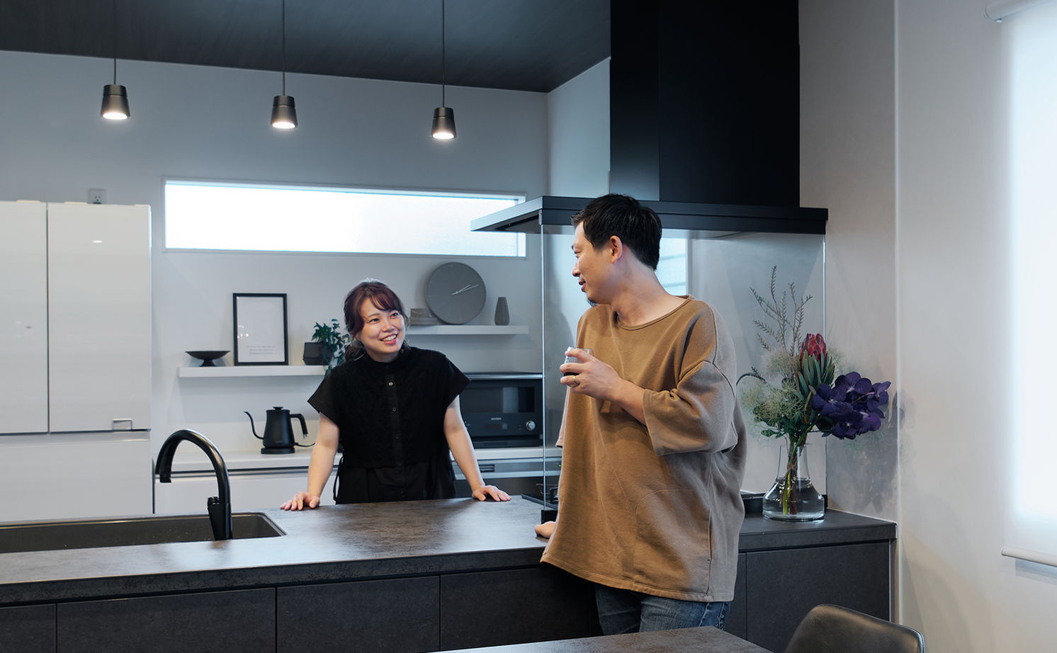 アサヒグローバルホーム 【2000万円台/間取り/40坪台/吹抜玄関/家事ラク】「こだわりが少ない私たちも心からかっこいいと思える家」の建築実例画像2