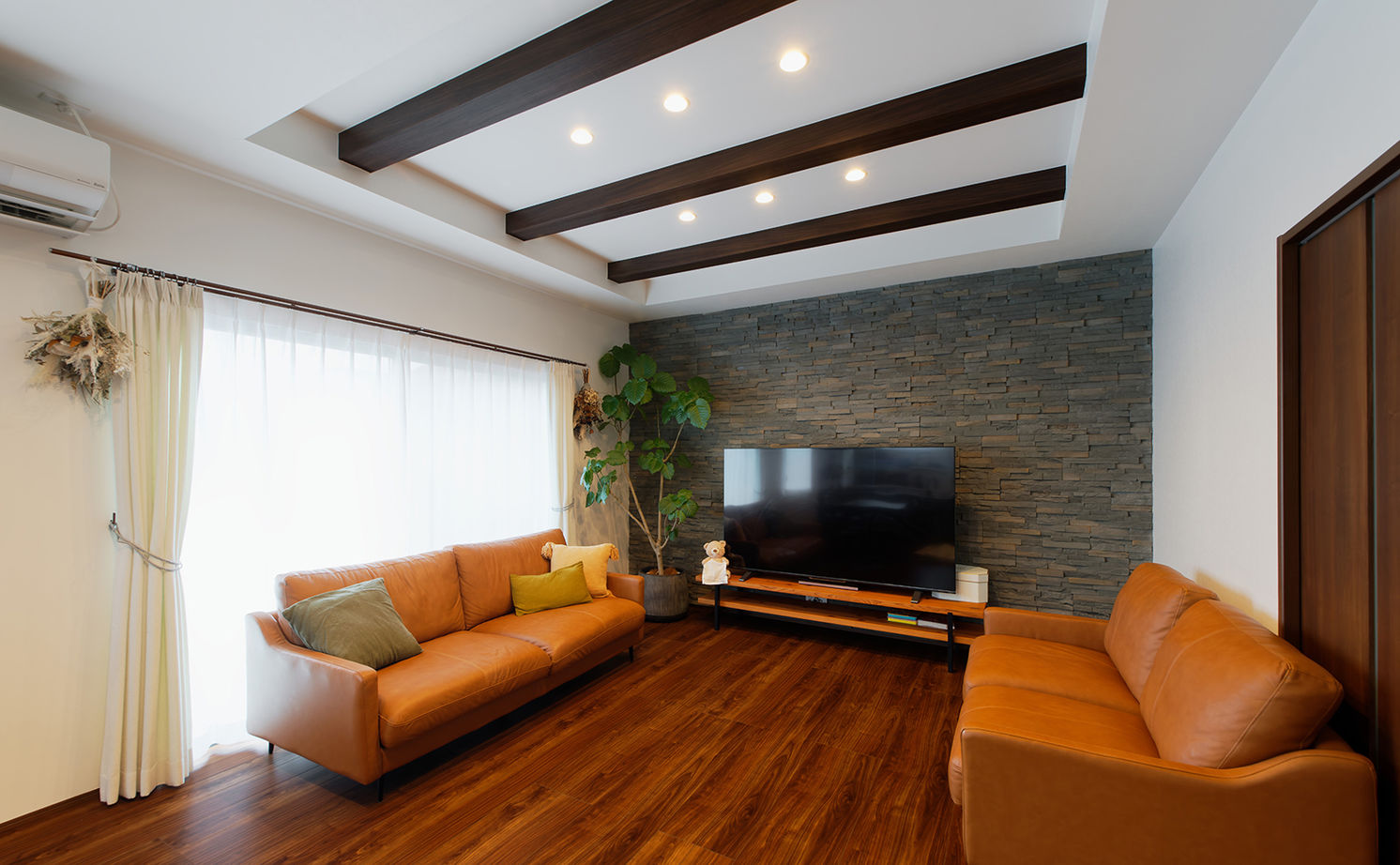 アサヒグローバルホーム 【2000万円台/間取り/40坪台/吹抜玄関/家事ラク】「こだわりが少ない私たちも心からかっこいいと思える家」の建築実例画像4