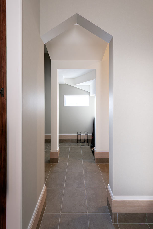 アサヒグローバルホーム 【1000万円台/間取り/30坪台/土間/家事動線】タイル外壁の外観×ニュアンスカラーが映えるシンプルハウスの建築実例画像7