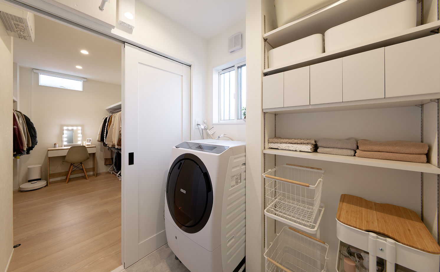 アサヒグローバルホーム 【1000万円台/間取り/30坪台/土間/家事動線】タイル外壁の外観×ニュアンスカラーが映えるシンプルハウスの建築実例画像9