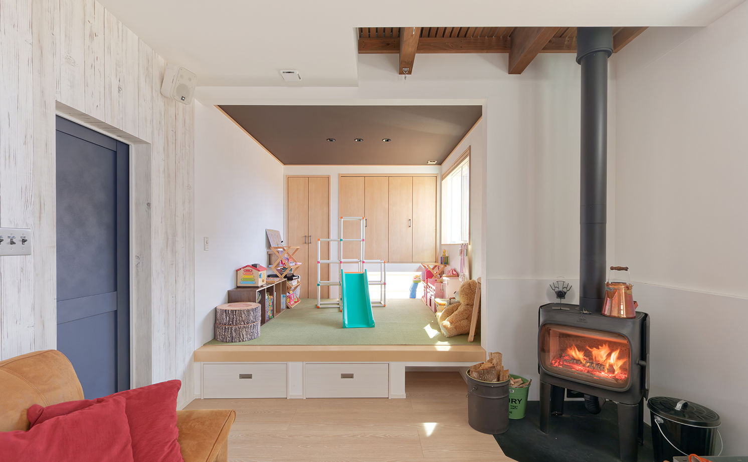 アサヒグローバルホーム 【1000万円台/間取り/30坪台/土間/収納充実】DIY好きパパが叶えた！薪ストーブとハンモックのある暮らしの建築実例画像6