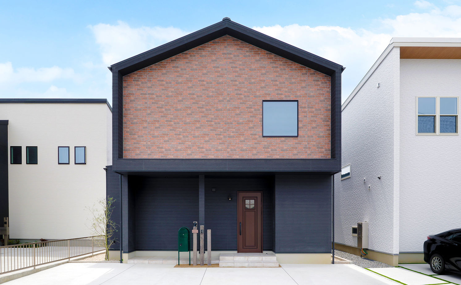 アサヒグローバルホーム 【2000万円台/間取り/30坪台/カフェ風/キャットウォーク】フレームキッチンが映えるインダストリアルな家の建築実例画像2