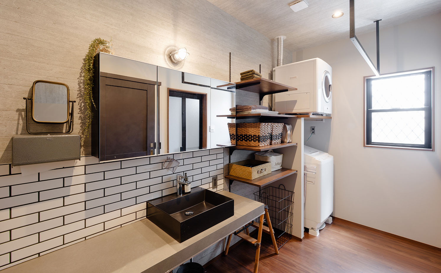 アサヒグローバルホーム 【2000万円台/間取り/30坪台/カフェ風/キャットウォーク】フレームキッチンが映えるインダストリアルな家の建築実例画像12