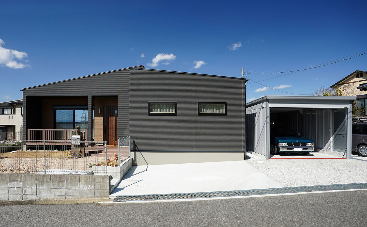 アサヒグローバルホーム 【2000万円台/30坪台/平屋/ガレージ】アメリカンテイストが散りばめられたガレージ付き平屋の建築実例画像1