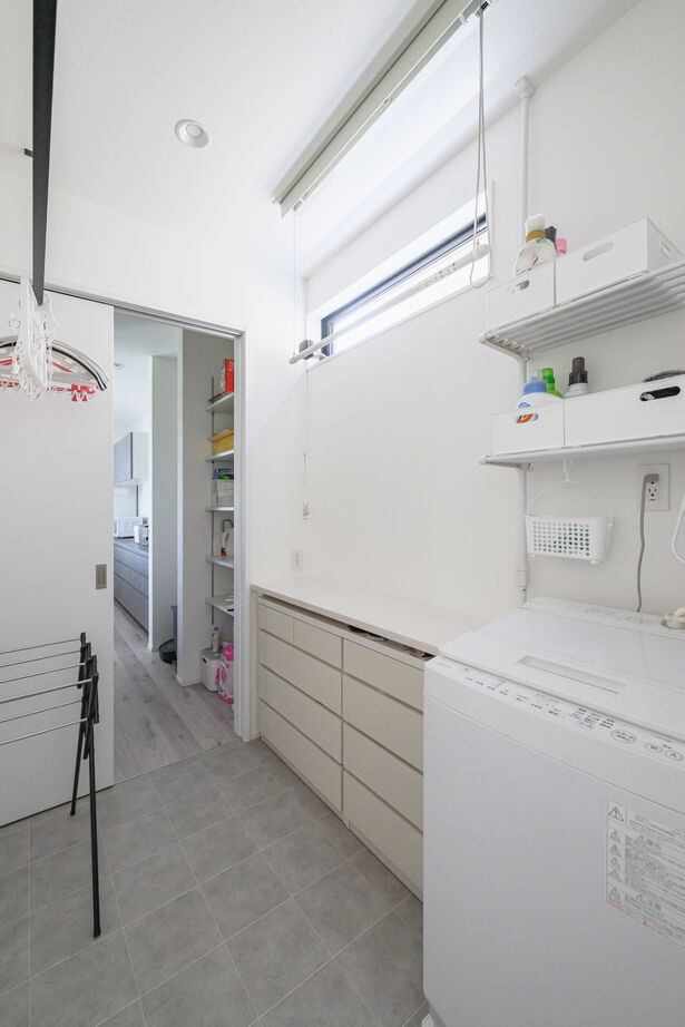 アサヒグローバルホーム 【2000万円台/間取り/30坪台/中庭】家族の会話をつなぐ、吹き抜けとリビング階段があるホテルライクな家の建築実例画像8