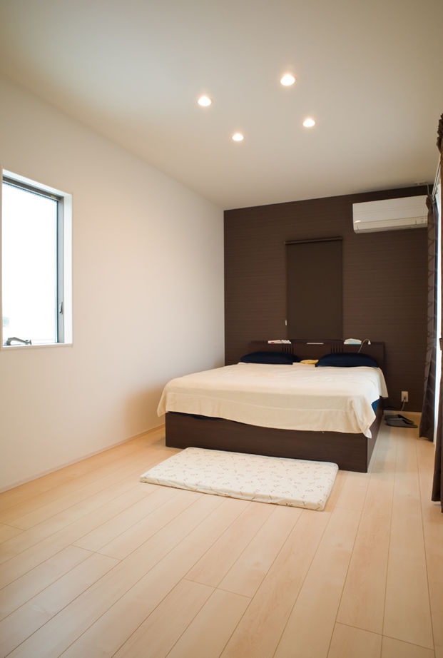 アサヒグローバルホーム 【1000万円台/間取り/約35坪/土間】南向きリビング×明るい床色で開放的な空間。子どもが遊べる和室も隣接の建築実例画像9