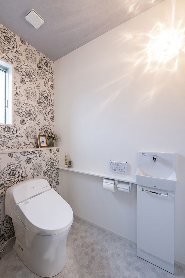 アサヒグローバルホーム 【2000万円台/間取り/吹抜けリビング/土間】20代で実現 フレンチモダンなキッチンが映えるガレージハウスの建築実例画像17