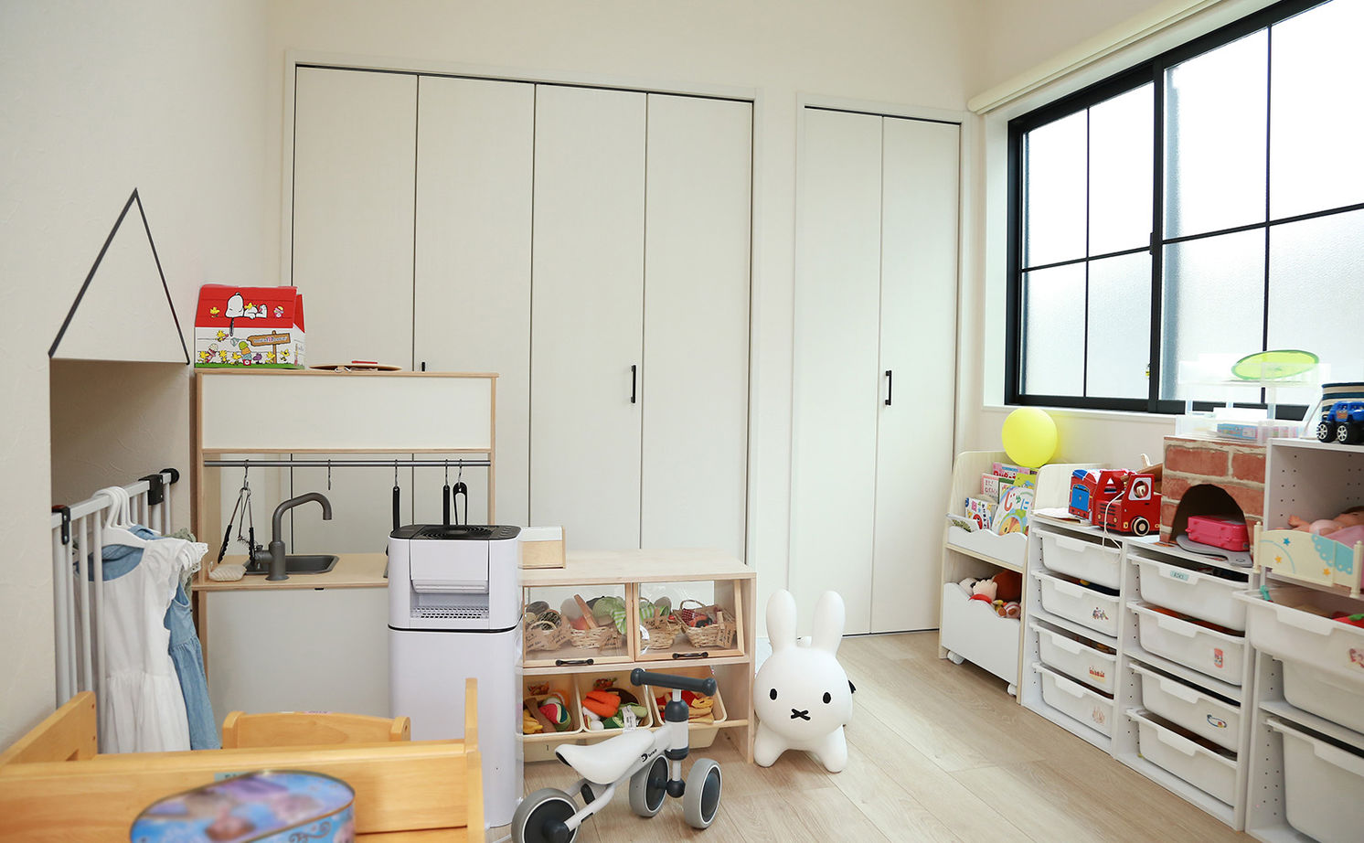 アサヒグローバルホーム 【1000万円台/間取り/約30坪/土間/家事ラク】家具のような佇まいのこだわりキッチンと、サンルームがある家の建築実例画像13