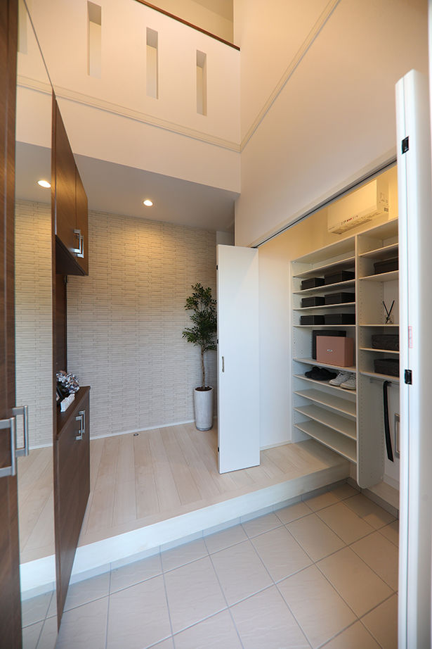 アサヒグローバルホーム 【1927万円×南欧風｜間取り図有】コンパクトな洗濯動線で家事ラク！サンルーム＆ランドリールームがある家の建築実例画像11