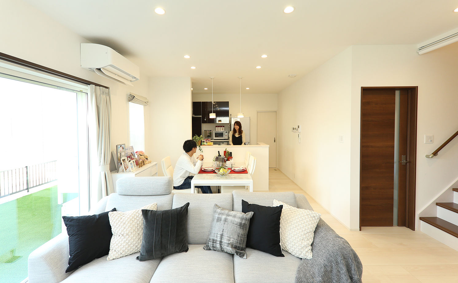 アサヒグローバルホーム 【1927万円×南欧風｜間取り図有】コンパクトな洗濯動線で家事ラク！サンルーム＆ランドリールームがある家の建築実例画像20