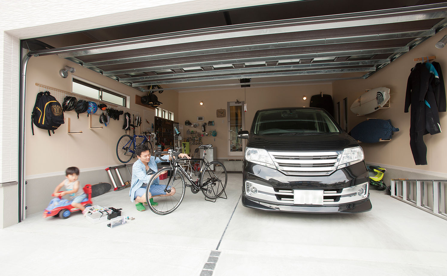 アサヒグローバルホーム 【1000万円台/間取り/約40坪/ガレージ】ガレージで描く“男のロマン” 遊び心いっぱいの楽しい我家の建築実例画像