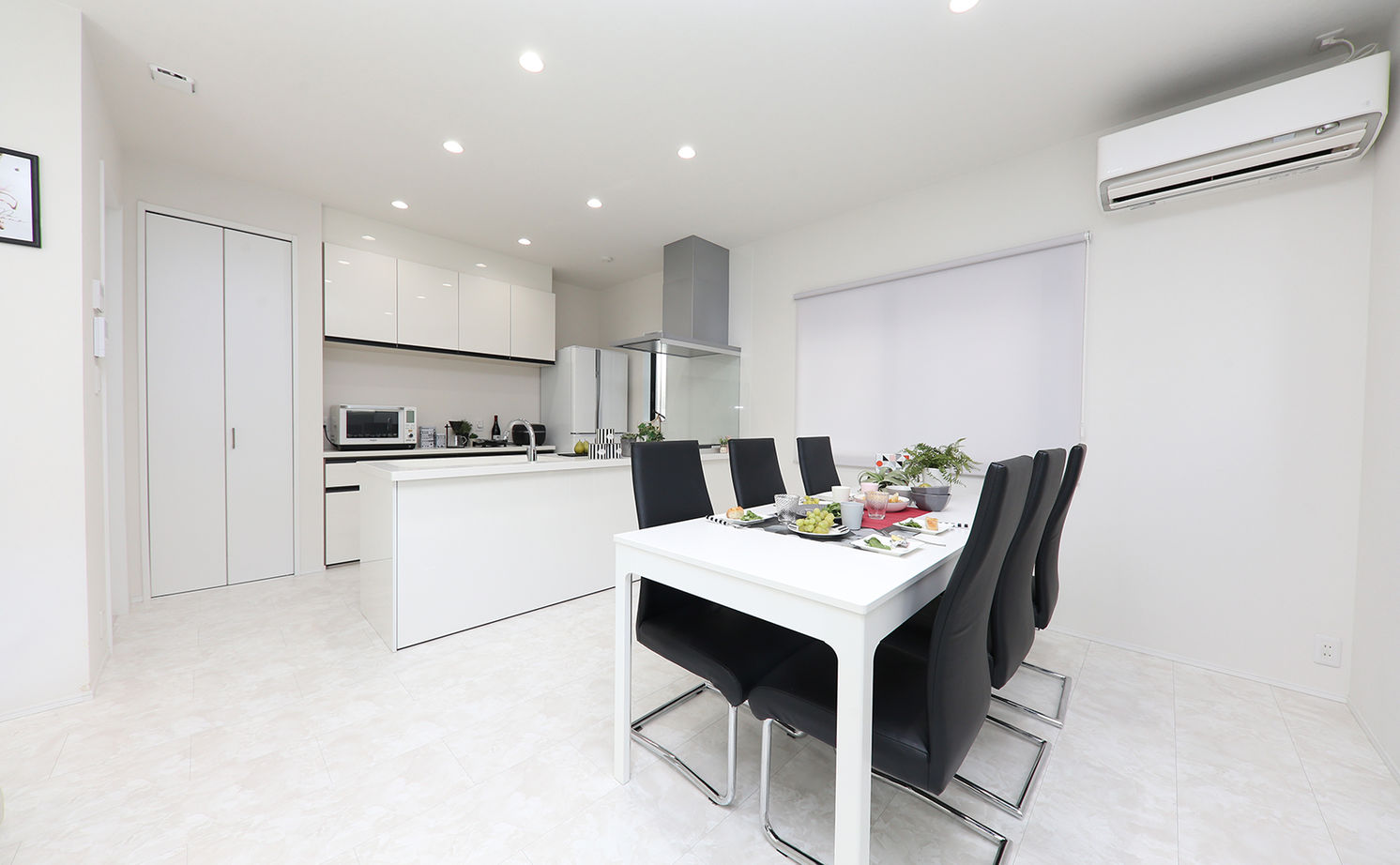 アサヒグローバルホーム 【1000万円台/間取り/約40坪/土間】プライベートな庭でおうち時間を満喫。スタイリッシュなモノトーンの家の建築実例画像4