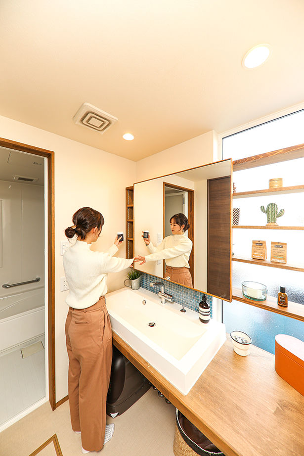 アサヒグローバルホーム 【2000万円台/間取り/30坪台/吹抜リビング】ウッディな内装×シンプルデザイン。カフェ風キッチンが映える家の建築実例画像6