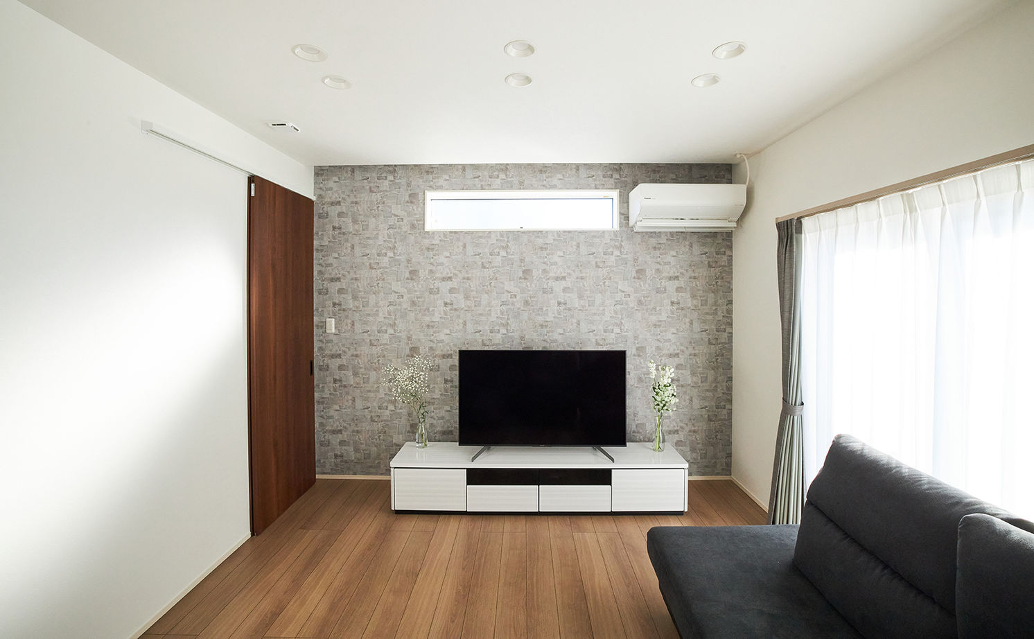 アサヒグローバルホーム 【1000万円台/間取り/30坪台/家事動線/サンルーム】コストを工夫し予算内でこだわり尽くすホテルライクな家の建築実例画像4