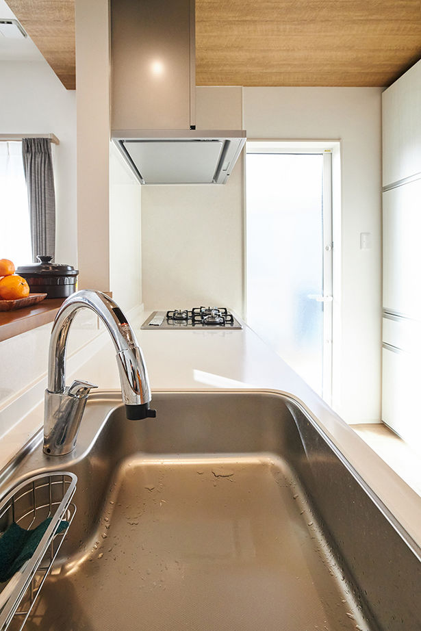 アサヒグローバルホーム 【1000万円台/間取り/30坪台/家事動線/サンルーム】コストを工夫し予算内でこだわり尽くすホテルライクな家の建築実例画像6