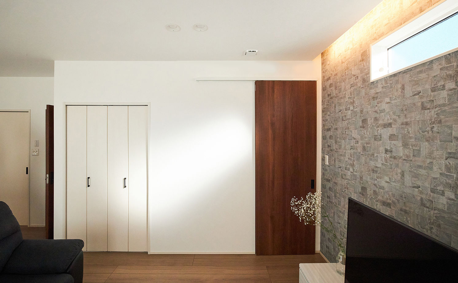 アサヒグローバルホーム 【1000万円台/間取り/30坪台/家事動線/サンルーム】コストを工夫し予算内でこだわり尽くすホテルライクな家の建築実例画像9