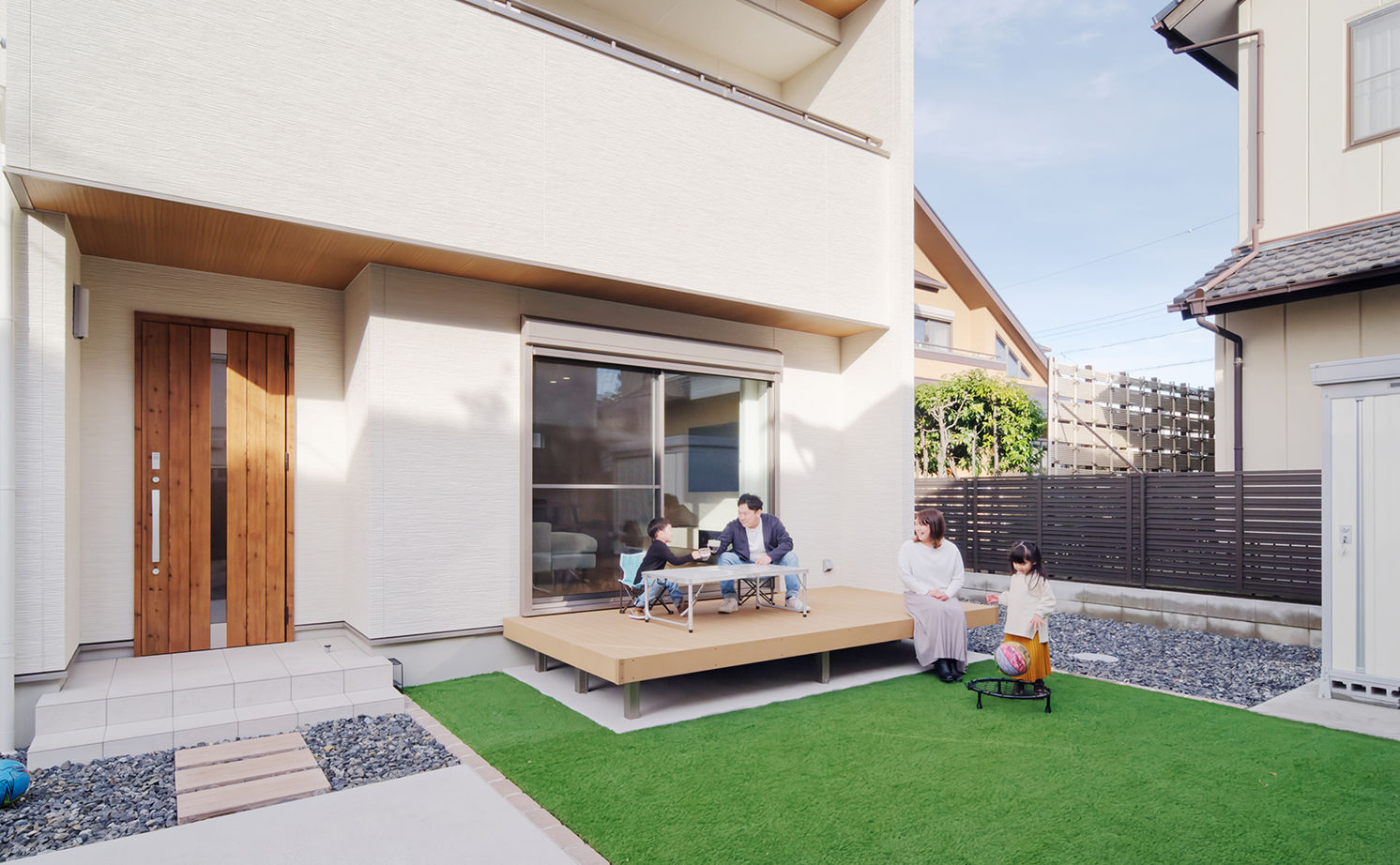 アサヒグローバルホーム 【2000万円台/間取り/30坪台/土間/スロップシンク】旗竿地でも叶うシンプルなリビングと洗濯動線の家の建築実例画像4