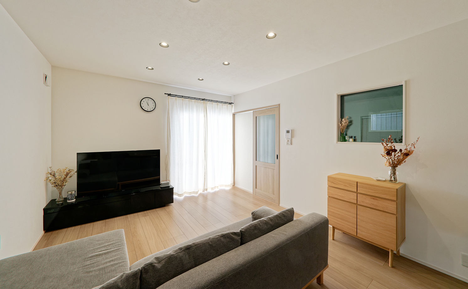 アサヒグローバルホーム 【1000万円台/間取り/30坪台/土間収納】玄関直結の土間のホビールーム！アウトドア好きの理想の家の建築実例画像8