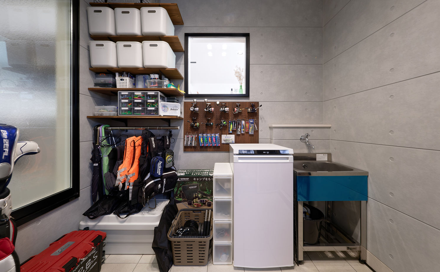 アサヒグローバルホーム 【1000万円台/間取り/30坪台/土間収納】玄関直結の土間のホビールーム！アウトドア好きの理想の家の建築実例画像13