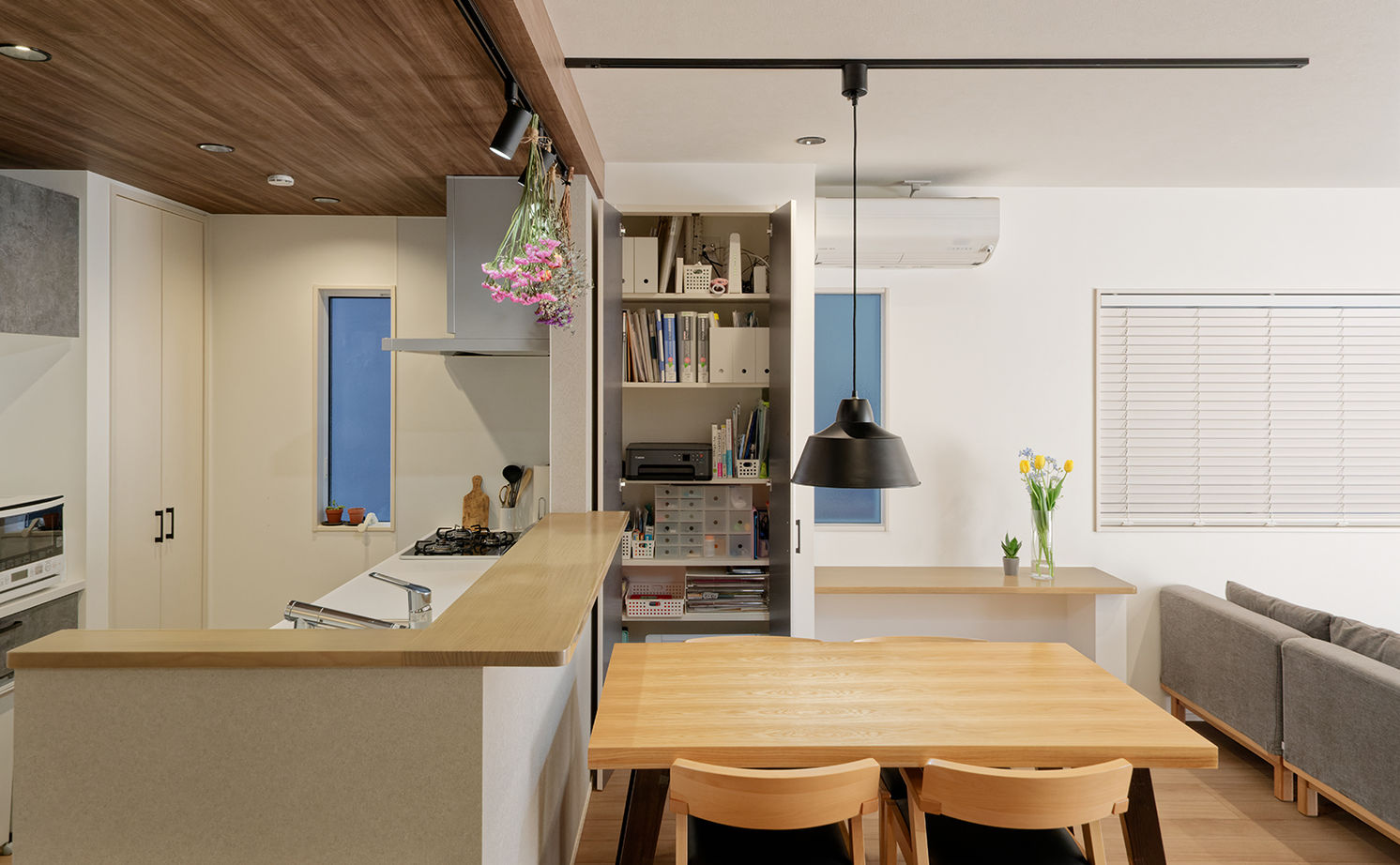 アサヒグローバルホーム 【1000万円台/間取り/30坪台/土間収納】玄関直結の土間のホビールーム！アウトドア好きの理想の家の建築実例画像17