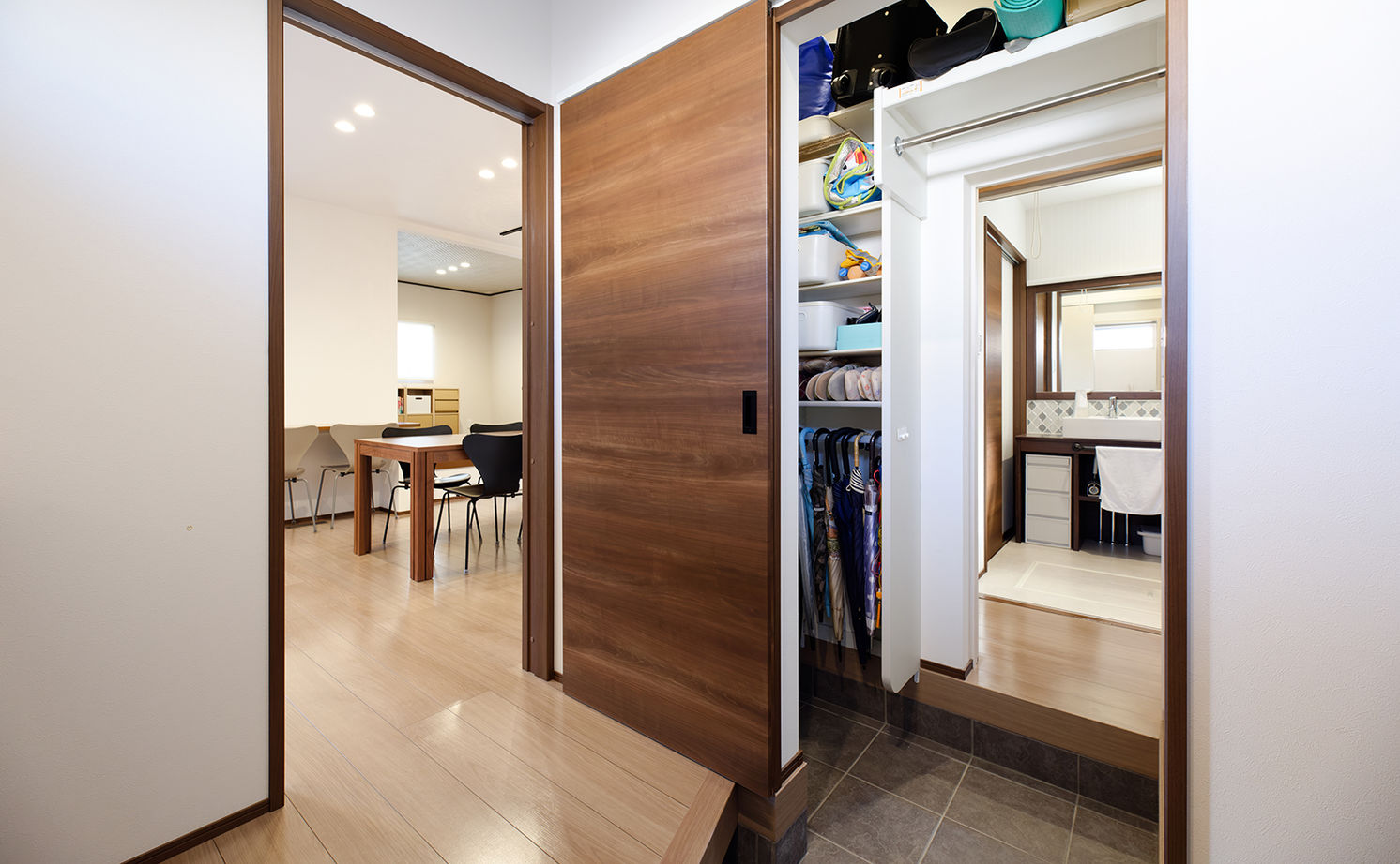 アサヒグローバルホーム 【間取り/30坪台/モダン外観/家事動線/アウトドアリビング】一級建築士のデザインで全てが叶った子育て住宅の建築実例画像8