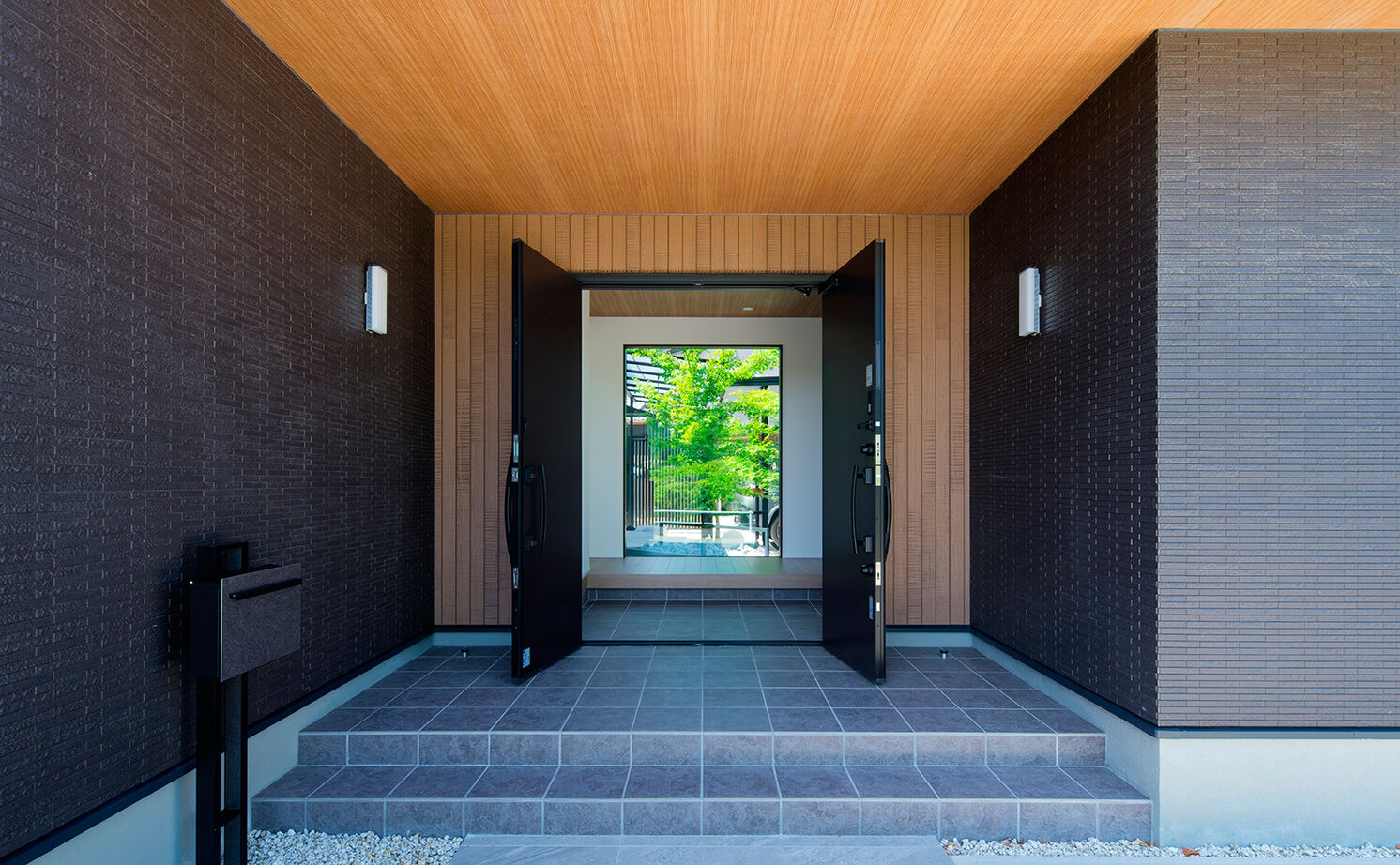 アサヒグローバルホーム 【2000万円台/間取り/40坪台/店舗併用住宅】「働く場」と「暮らす場」を中庭が繋ぐ家。26.3畳の大空間LDKの建築実例画像7