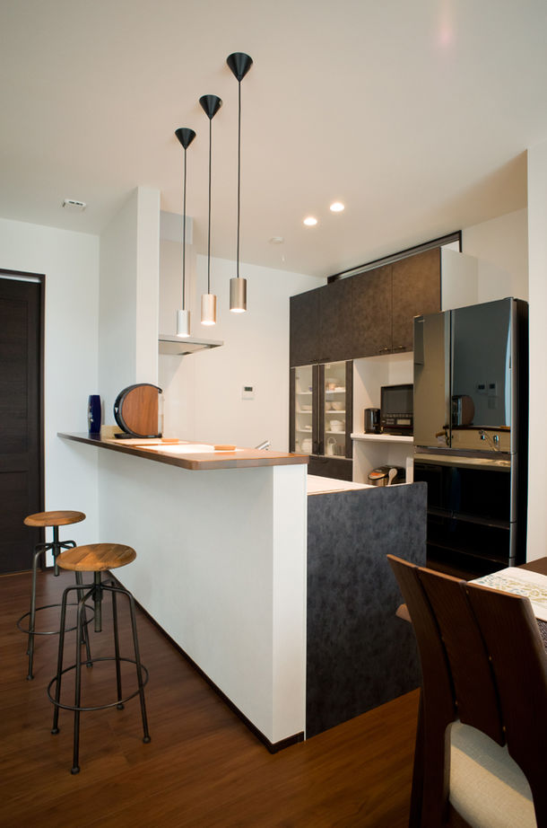 アサヒグローバルホーム 【1000万円台/間取り/30坪台/収納充実】敷地に太陽光パネル10kW搭載。吹抜けリビングで開放感たっぷりの建築実例画像7