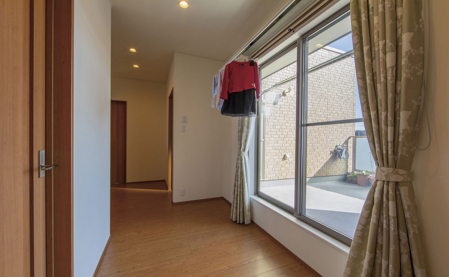 アサヒグローバルホーム 【1000万円台/間取り/ガレージハウス/バルコニー/片流れ】「標準仕様でインナーガレージ付＆耐震性に安心」の建築実例画像10